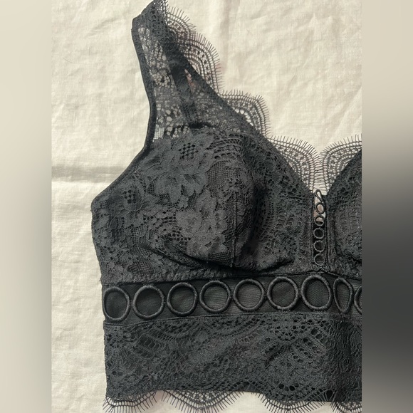 NWOT Bebe Cropped Lace Tank Sz 2 - Picture 2 of 4